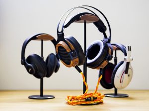 About headphones stands