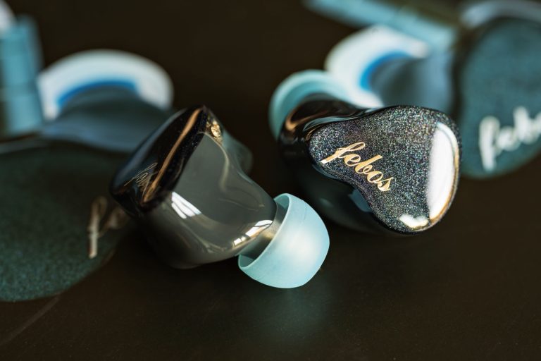 Hisenior Mega5-EST Earphones Review. Living classics