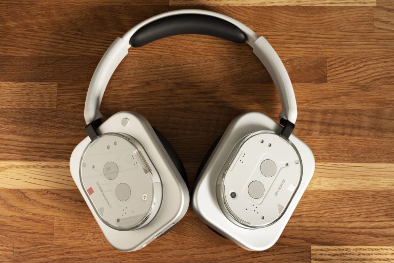 Обзор беспроводных наушников Nothing Headphone (1)