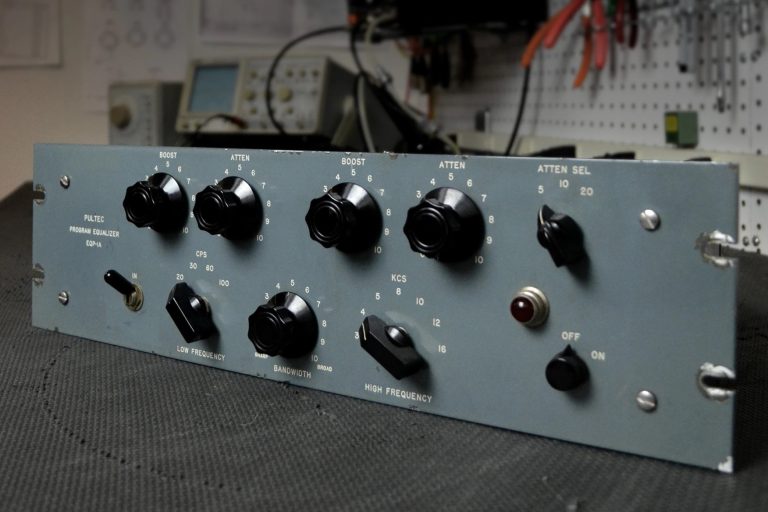 Эквализация наушников. Почему она почти не работает